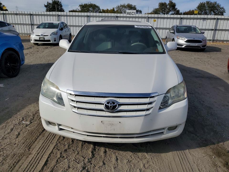 Продажа на аукционе авто 2005 Toyota Avalon, vin: 4T1BK36B25U019478, номер лота: 70463026
