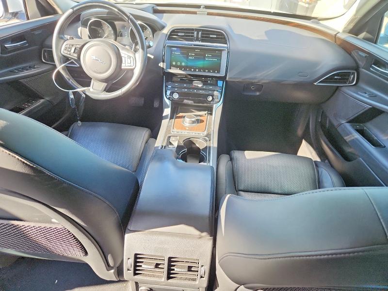 Продаж на аукціоні авто 2017 Jaguar Xe, vin: SAJAN4BV5HA949699, номер лоту: 68781996