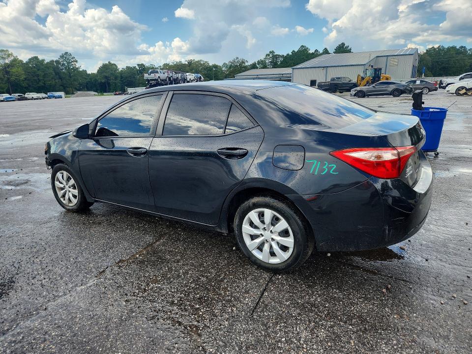 Продажа на аукционе авто 2018 Toyota Corolla, vin: 5YFBURHE6JP823279, номер лота: 67516136