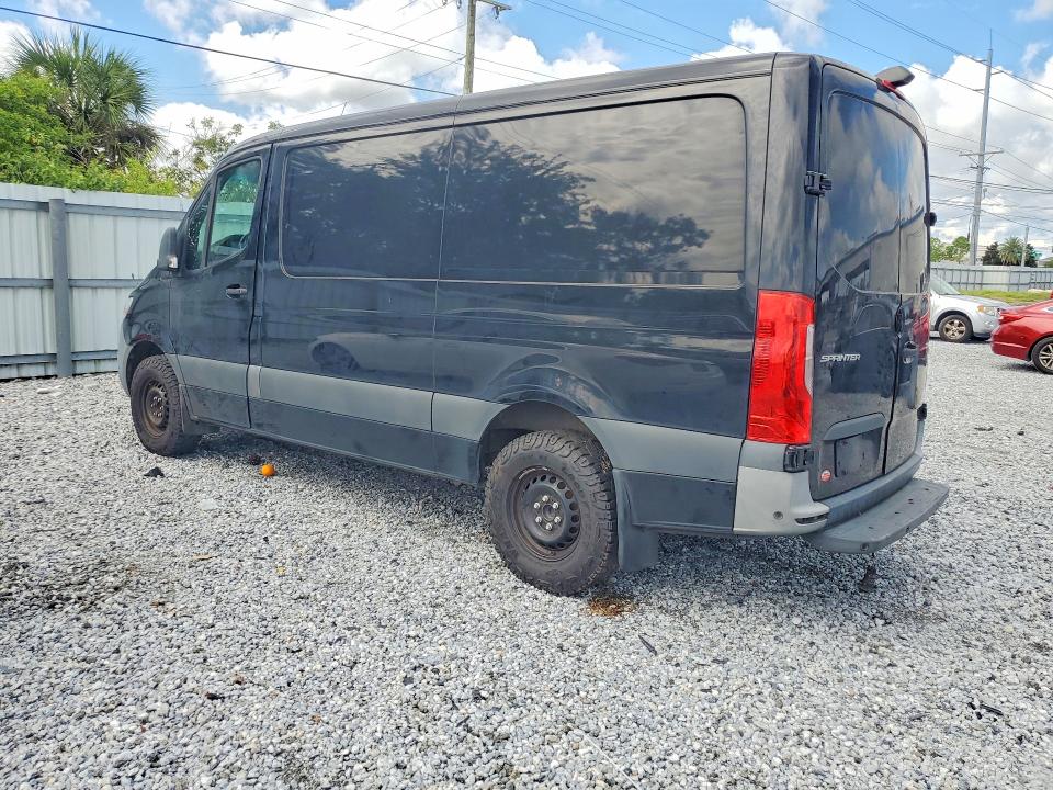 67395766 :رقم المزاد ، W1Y4EBHY3MT075087 vin ، 2021 Mercedes-benz Sprinter مزاد بيع