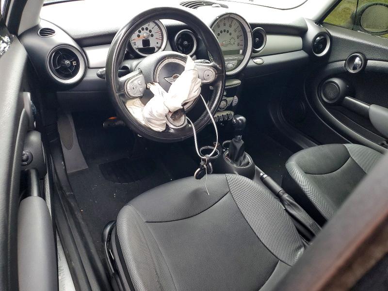 67595186 :رقم المزاد ، WMWMF3C58ATZ61502 vin ، 2010 Mini Cooper مزاد بيع