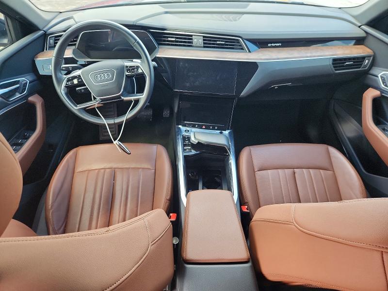 Продажа на аукционе авто 2022 Audi E-tron, vin: WA1LAAGE6NB031843, номер лота: 64468036