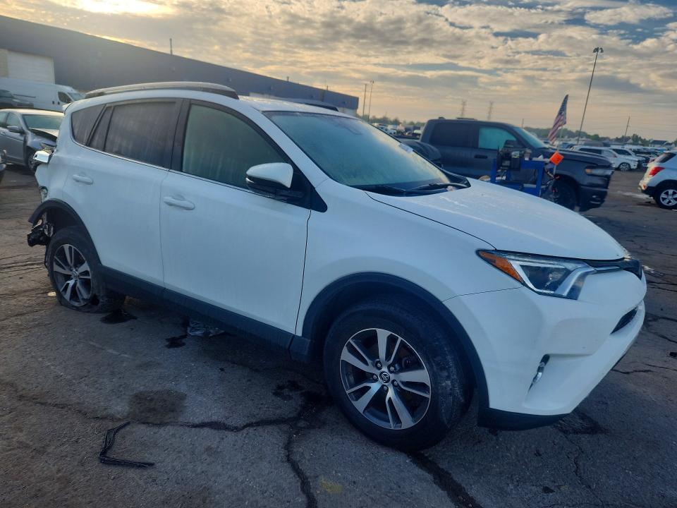 Aukcja sprzedaży 2018 Toyota Rav4, vin: JTMRFREV3JJ222364, numer aukcji: 68028636