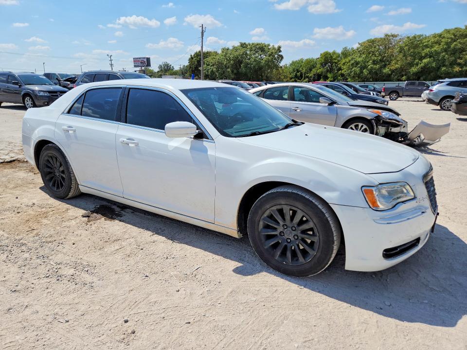 69820256 :رقم المزاد ، 2C3CCAAG3EH335945 vin ، 2014 Chrysler 300 مزاد بيع