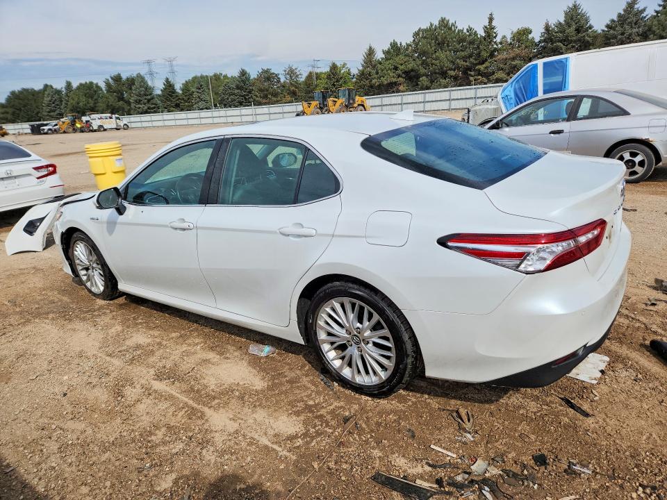 67822206 :رقم المزاد ، 4T1B21HKXJU003606 vin ، 2018 Toyota Camry Hybrid مزاد بيع