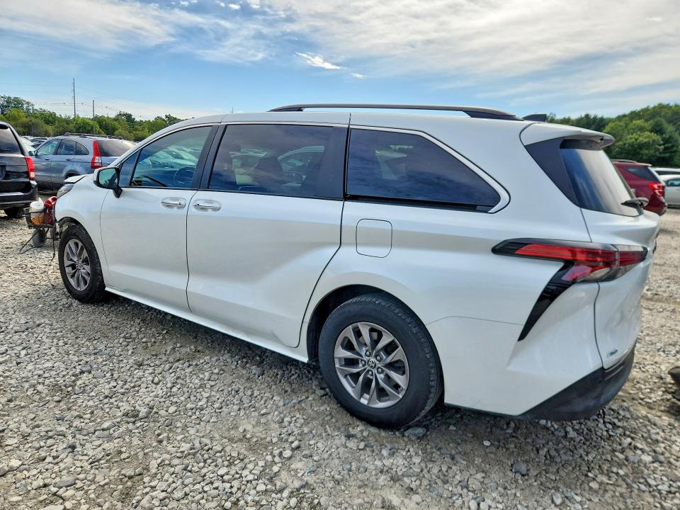 69178596 :رقم المزاد ، 5TDJSKFC7NS048529 vin ، 2022 Toyota Sienna مزاد بيع