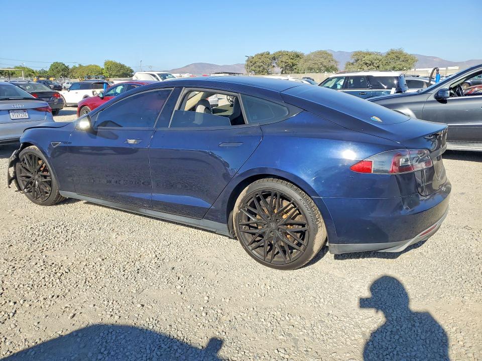 2014 Tesla Model S მანქანა იყიდება აუქციონზე, vin: 5YJSA1H1XEFP29396, აუქციონის ნომერი: 67300596