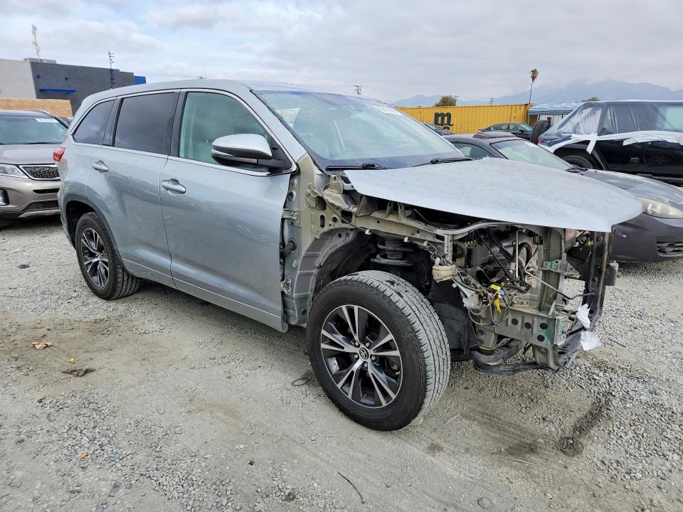 69427566 :رقم المزاد ، 5TDZARFH3JS034342 vin ، 2018 Toyota Highlander مزاد بيع