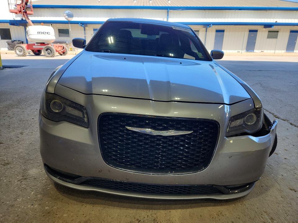 Продаж на аукціоні авто 2015 Chrysler 300, vin: 2C3CCABTXFH926951, номер лоту: 67751546