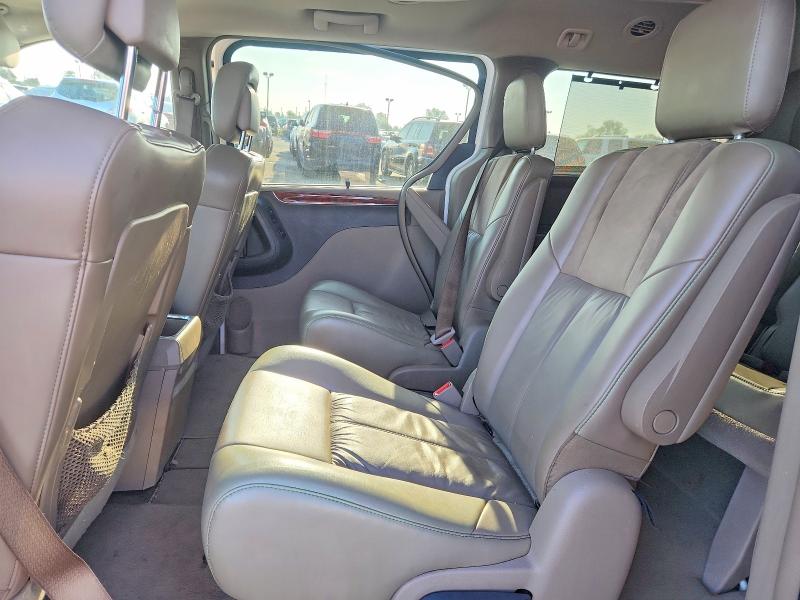 68618036 :رقم المزاد ، 2C4RC1GG8CR228569 vin ، 2012 Chrysler Town & Country مزاد بيع