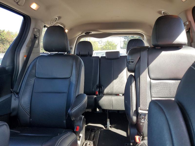 70666976 :رقم المزاد ، 5TDXZ3DC8JS949742 vin ، 2018 Toyota Sienna مزاد بيع