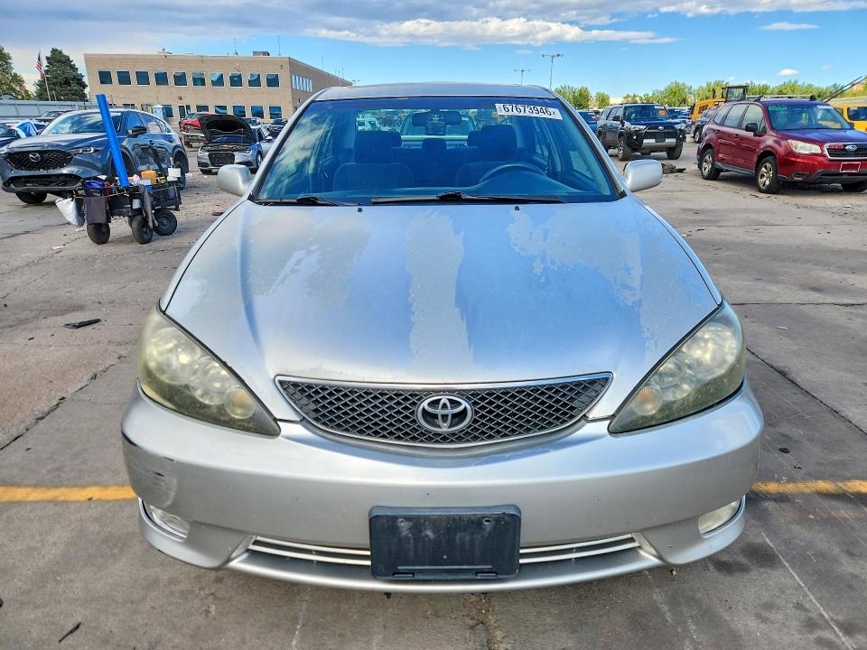 67673946 :رقم المزاد ، 4T1BE32K95U536032 vin ، 2005 Toyota Camry مزاد بيع