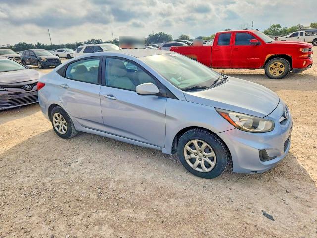 Продаж на аукціоні авто 2013 Hyundai Accent, vin: KMHCT4AE4DU331647, номер лоту: 70110756