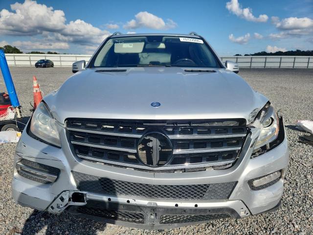 70722006 :رقم المزاد ، 4JGDA5JB3FA555681 vin ، 2015 Mercedes-benz Ml مزاد بيع