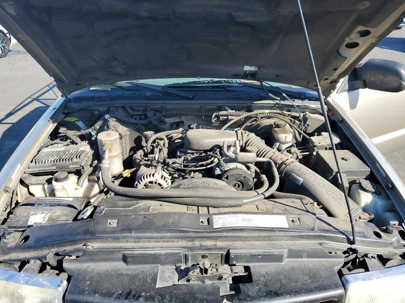 69437376 :رقم المزاد ، 1GCCS19W9Y8280261 vin ، 2000 Chevrolet S Truck مزاد بيع