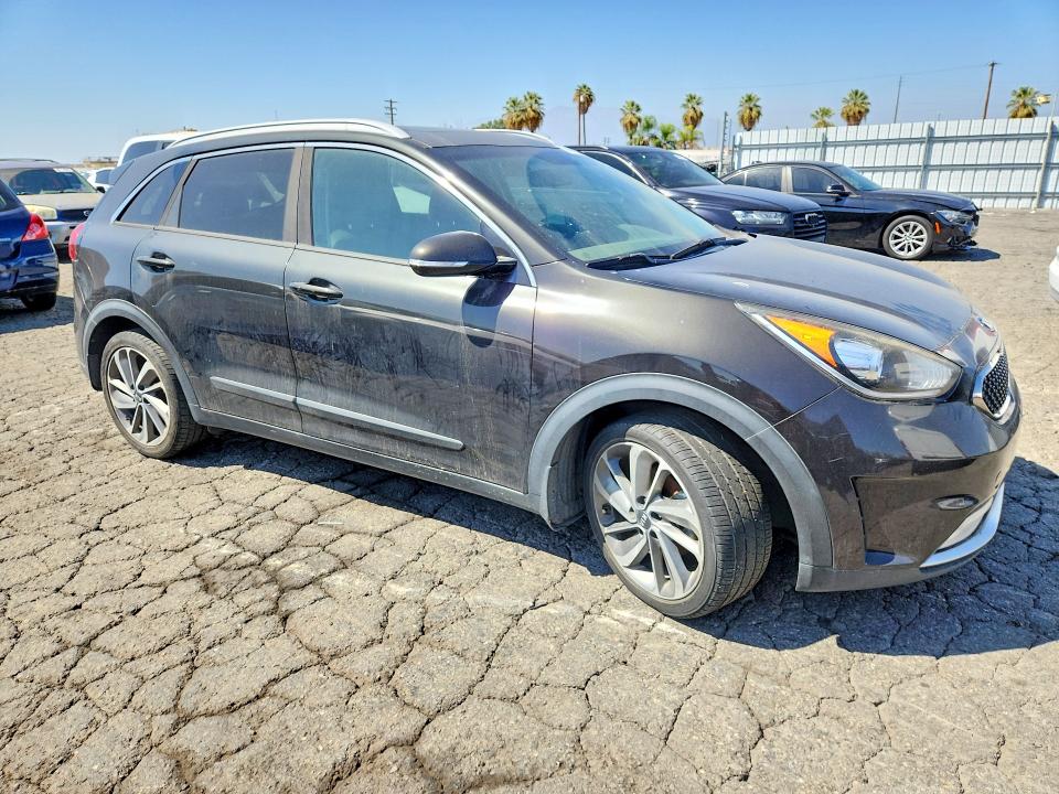 69444226 :رقم المزاد ، KNDCE3LC8H5076246 vin ، 2017 Kia Niro مزاد بيع