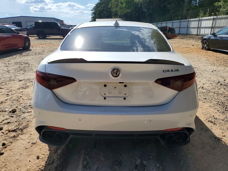 Aukcja sprzedaży 2018 Alfa Romeo Giulia, vin: ZARFAEAV1J7578704, numer aukcji: 68180656