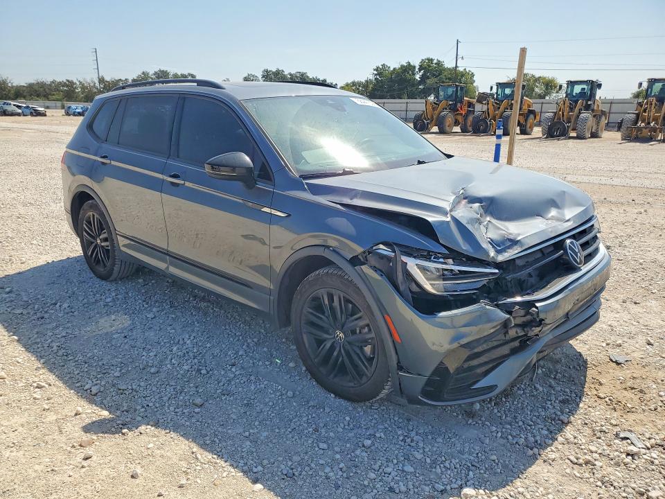 68447536 :رقم المزاد ، 3VVCB7AX0NM078358 vin ، 2022 Volkswagen Tiguan مزاد بيع