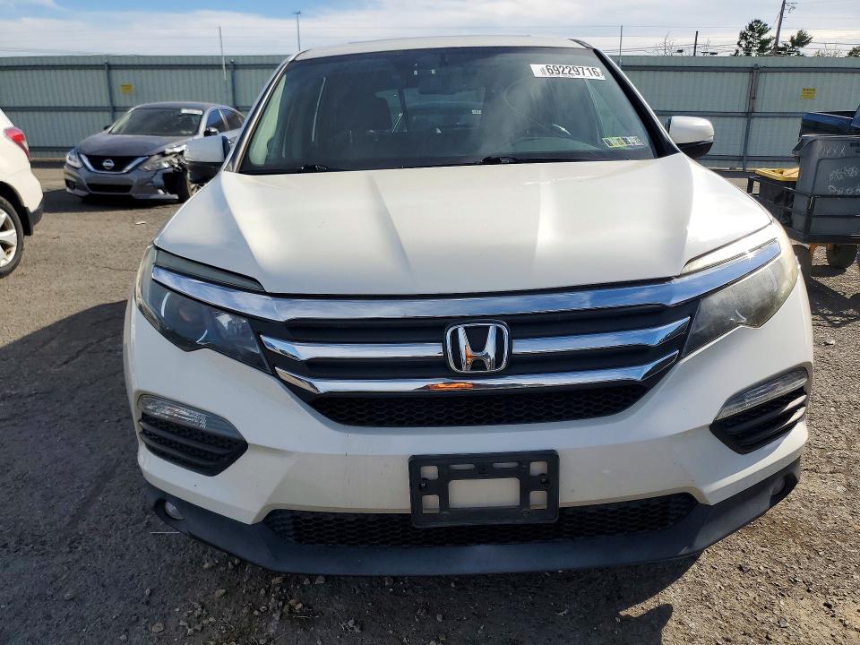 Продаж на аукціоні авто 2018 Honda Pilot, vin: 5FNYF6H54JB056482, номер лоту: 69229716