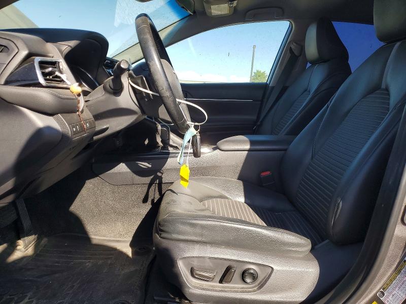2018 Toyota Camry Hybrid მანქანა იყიდება აუქციონზე, vin: 4T1B21HK1JU510216, აუქციონის ნომერი: 70810866