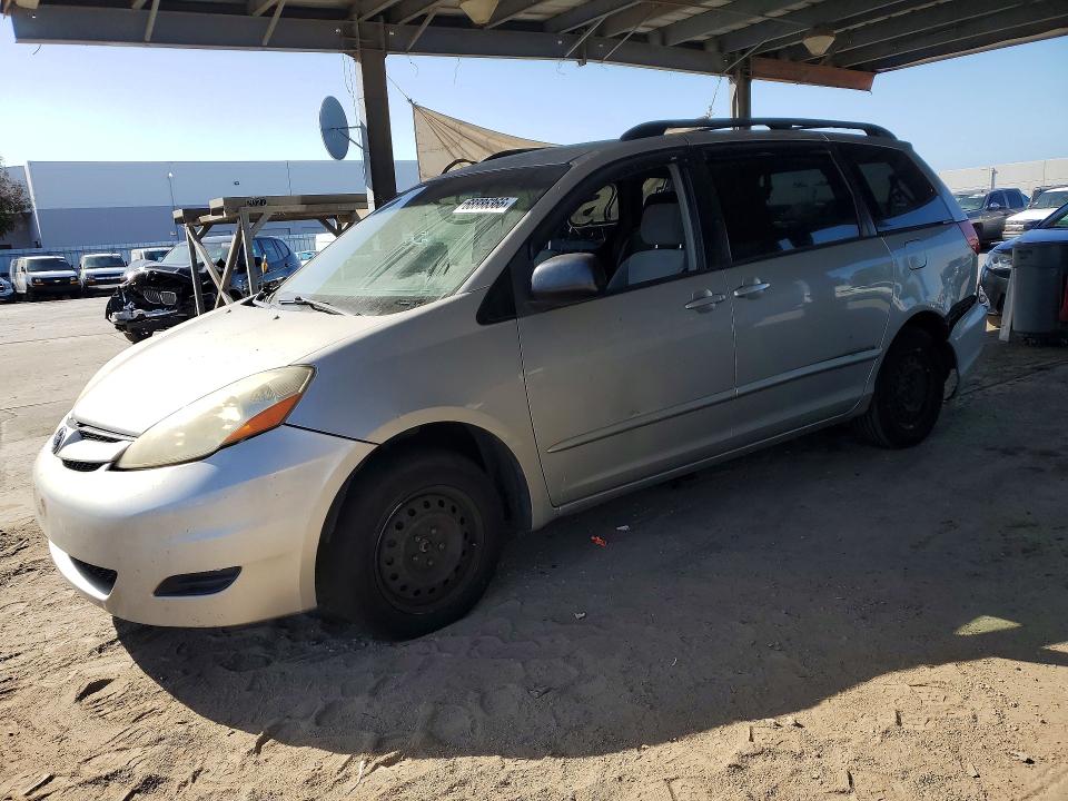 Auction sale of the 2006 Toyota Sienna, vin: 5TDZA23C26S551462        , lot number: 68886366