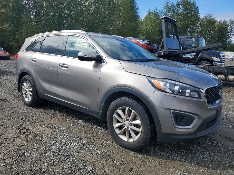 2017 Kia Sorento მანქანა იყიდება აუქციონზე, vin: 5XYPG4A3XHG214445, აუქციონის ნომერი: 70699876
