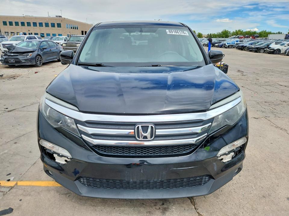 69166176 :رقم المزاد ، 5FNYF6H56JB038338 vin ، 2018 Honda Pilot مزاد بيع