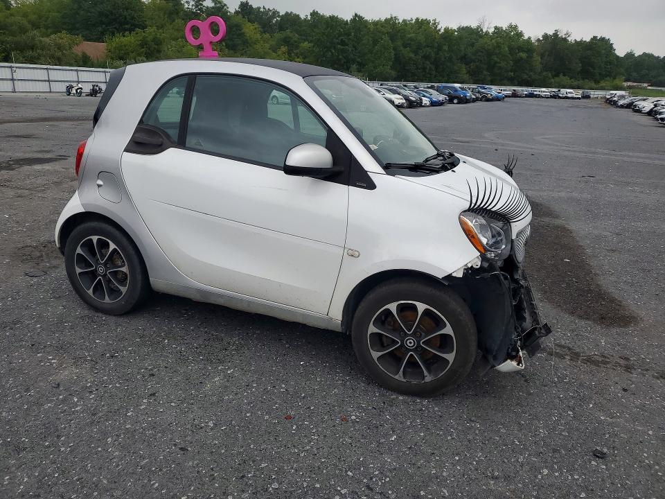 Продаж на аукціоні авто 2016 Smart Fortwo, vin: WMEFJ5DA8GK051558, номер лоту: 67394086