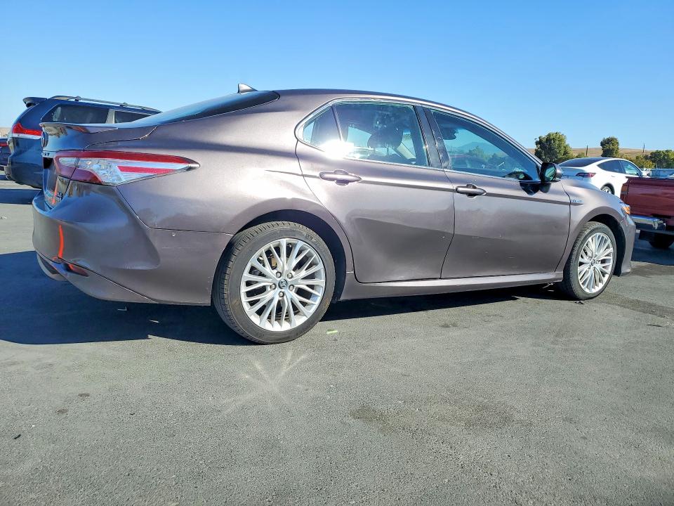 2020 Toyota Camry მანქანა იყიდება აუქციონზე, vin: 4T1F31AKXLU011524, აუქციონის ნომერი: 70666286