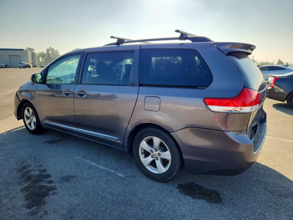 2014 Toyota Sienna მანქანა იყიდება აუქციონზე, vin: 5TDKK3DC2ES408433, აუქციონის ნომერი: 70307916