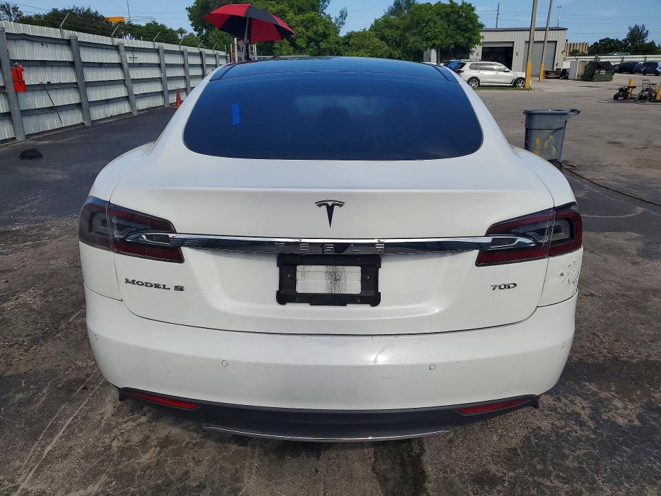 2015 Tesla Model S მანქანა იყიდება აუქციონზე, vin: 5YJSA1S22FF096735, აუქციონის ნომერი: 68415646