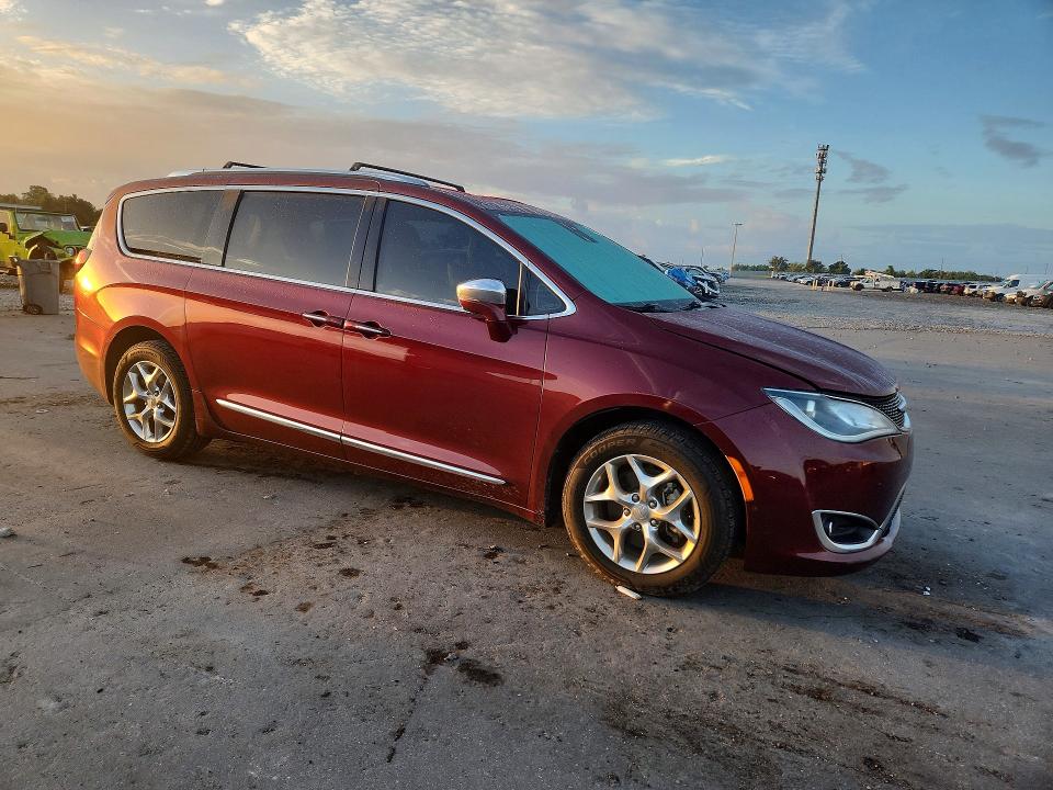 69620666 :رقم المزاد ، 2C4RC1GG3HR620382 vin ، 2017 Chrysler Pacifica مزاد بيع
