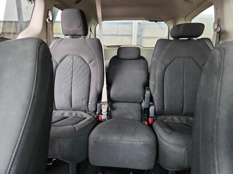 70300436 :رقم المزاد ، 2C4RC1FG7KR628655 vin ، 2019 Chrysler Pacifica مزاد بيع