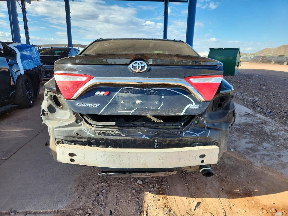 68219026 :رقم المزاد ، 4T1BF1FK7FU923174 vin ، 2015 Toyota Camry مزاد بيع