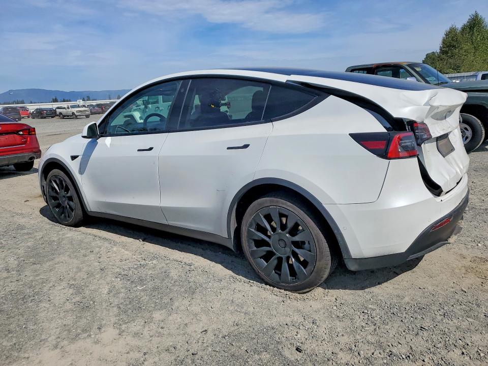 67935926 :رقم المزاد ، 7SAYGDEE5NF481515 vin ، 2022 Tesla Model Y مزاد بيع