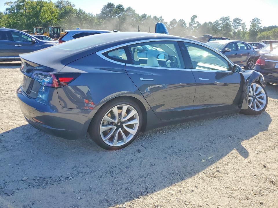 Продажа на аукционе авто 2018 Tesla Model 3, vin: 5YJ3E1EB1JF097212, номер лота: 68685556