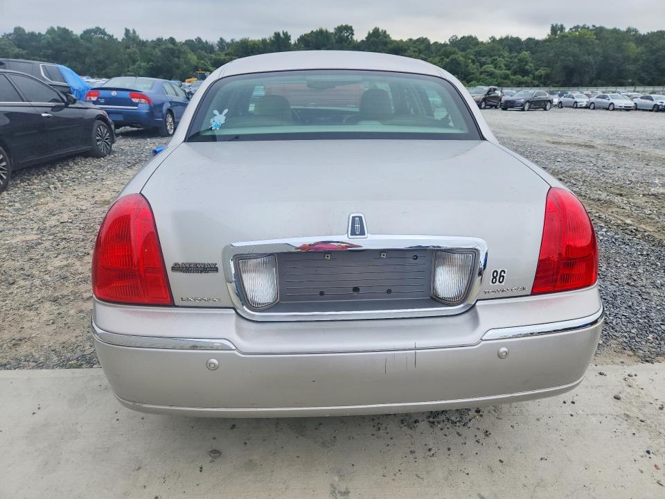 68387546 :رقم المزاد ، 1LNHM81W85Y614047 vin ، 2005 Lincoln Town Car مزاد بيع