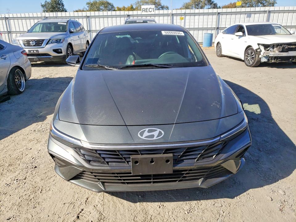 68880656 :رقم المزاد ، KMHLM4DG5SU984754 vin ، 2025 Hyundai Elantra مزاد بيع