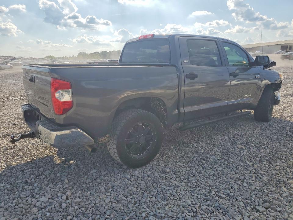 68634676 :رقم المزاد ، 5TFDW5F16HX628290 vin ، 2017 Toyota Tundra مزاد بيع