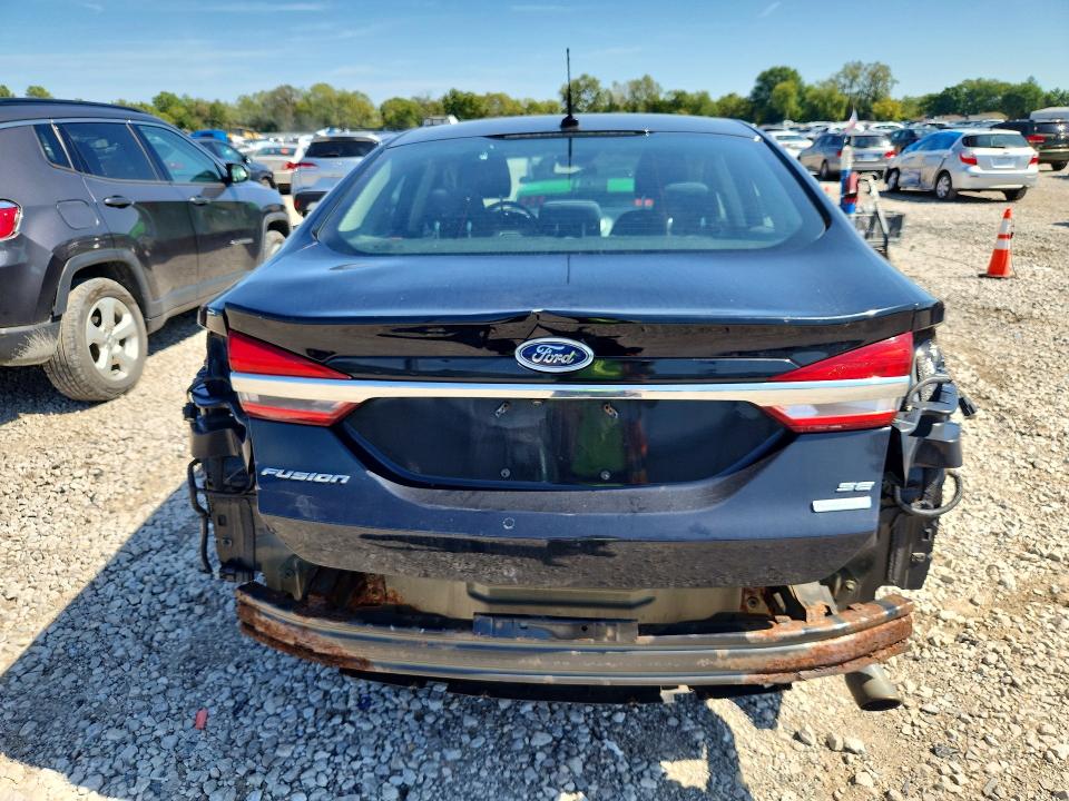 68970716 :رقم المزاد ، 3FA6P0HD1HR117195 vin ، 2017 Ford Fusion مزاد بيع