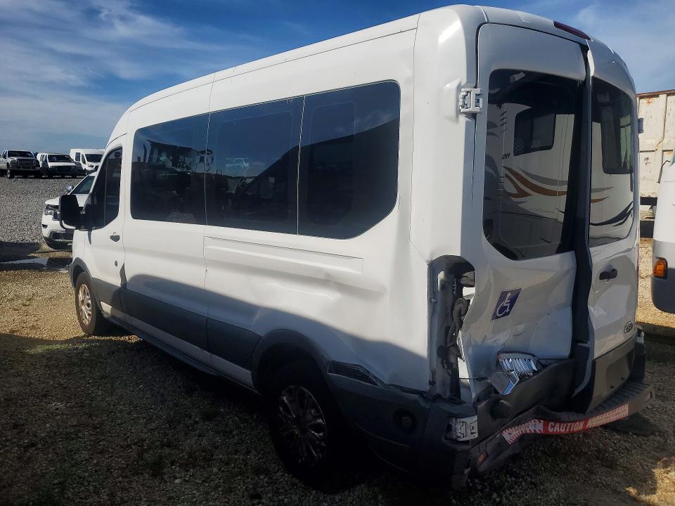 68482966 :رقم المزاد ، 1FBZX2CM4FKB16526 vin ، 2015 Ford Transit مزاد بيع