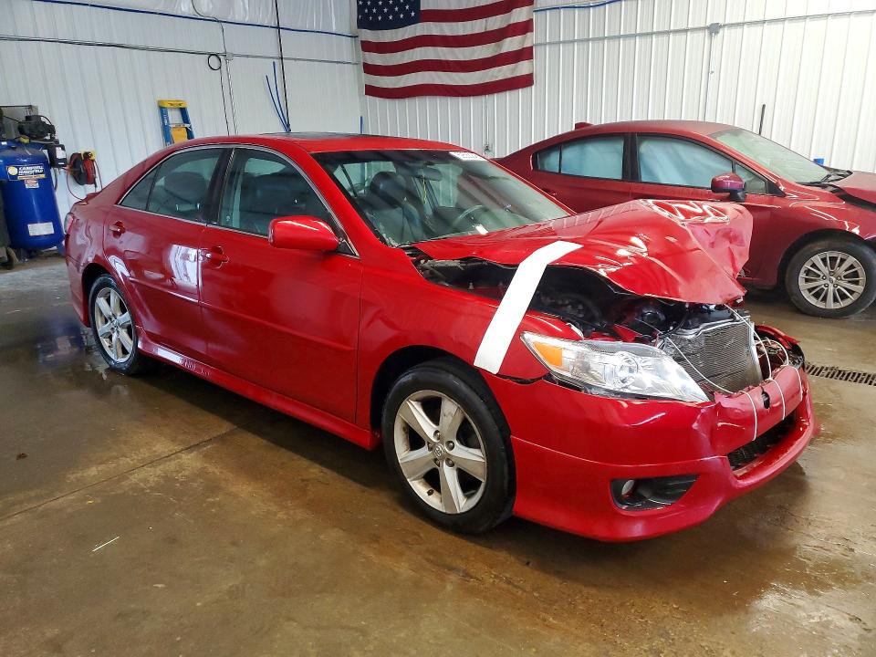 69583946 :رقم المزاد ، 4T1BF3EK7BU665570 vin ، 2011 Toyota Camry مزاد بيع