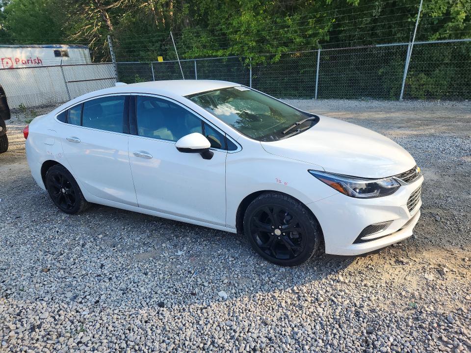 67921986 :رقم المزاد ، 1G1BF5SM0H7261001 vin ، 2017 Chevrolet Cruze مزاد بيع
