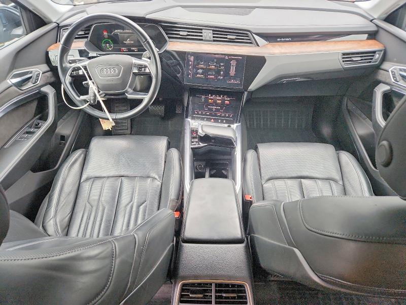 2019 Audi E-tron მანქანა იყიდება აუქციონზე, vin: WA1VAAGE9KB025085, აუქციონის ნომერი: 69882586