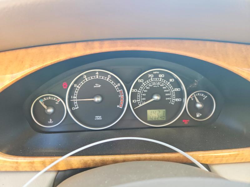 2004 Jaguar X-type მანქანა იყიდება აუქციონზე, vin: SAJEB52D04XD94680, აუქციონის ნომერი: 66990926