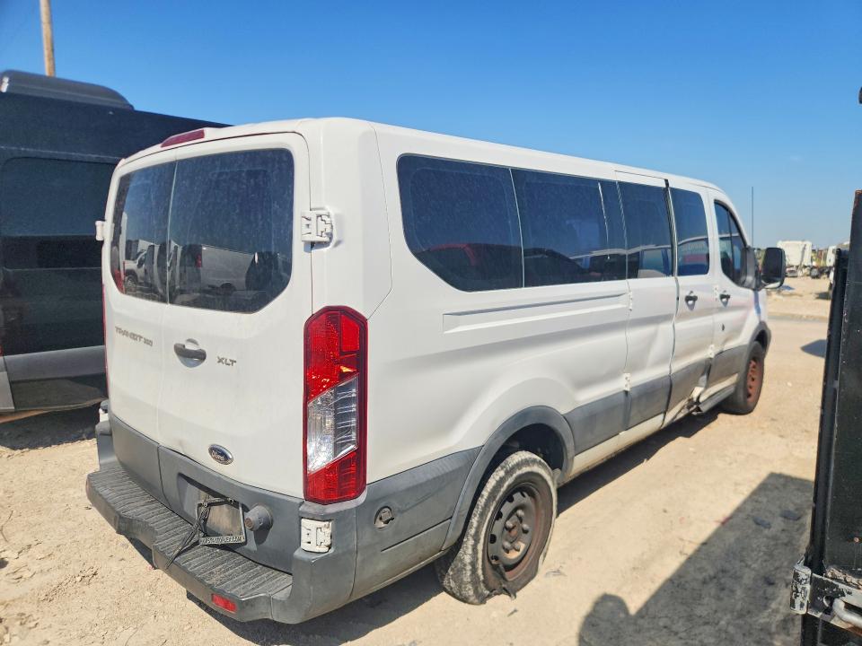 68243166 :رقم المزاد ، 1FBZX2ZMXFKB26369 vin ، 2015 Ford Transit مزاد بيع