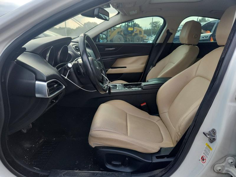 69518286 :رقم المزاد ، SAJAJ4FX8JCP21956 vin ، 2018 Jaguar Xe مزاد بيع