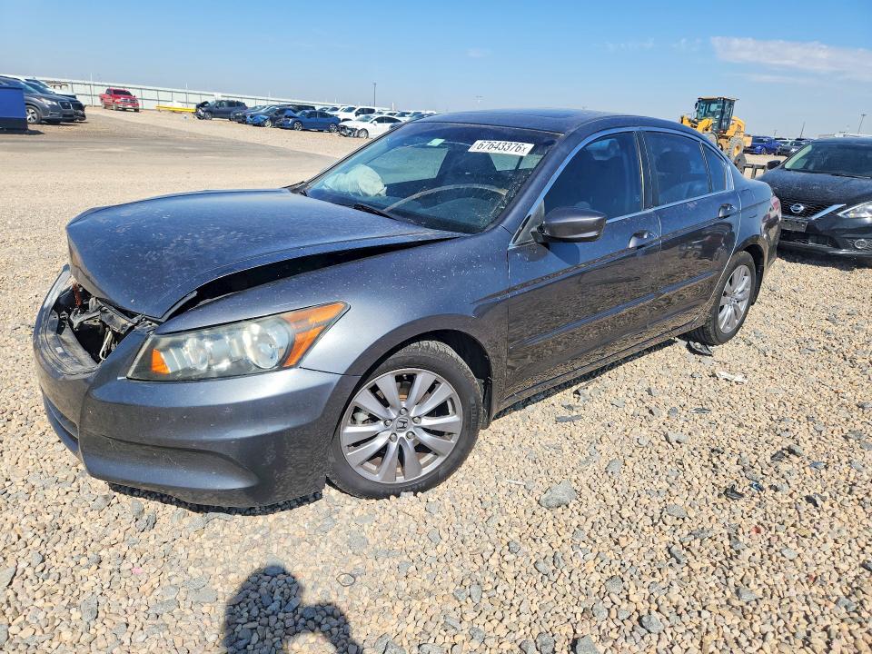67643376 :رقم المزاد ، 1HGCP2F84BA113899 vin ، 2011 Honda Accord مزاد بيع