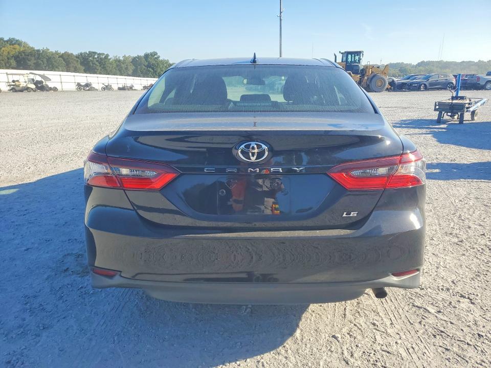 68040356 :رقم المزاد ، 4T1C11AK3PU801326 vin ، 2023 Toyota Camry مزاد بيع