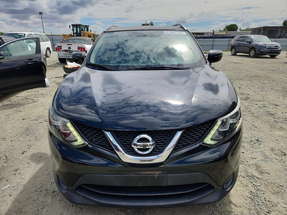 67658036 :رقم المزاد ، JN1BJ1CP9HW021509 vin ، 2017 Nissan Rogue Sport مزاد بيع